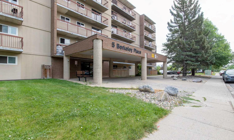 418-5 Berkeley Place W
