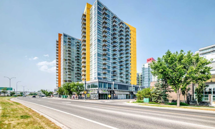 1304-3820 Brentwood NW