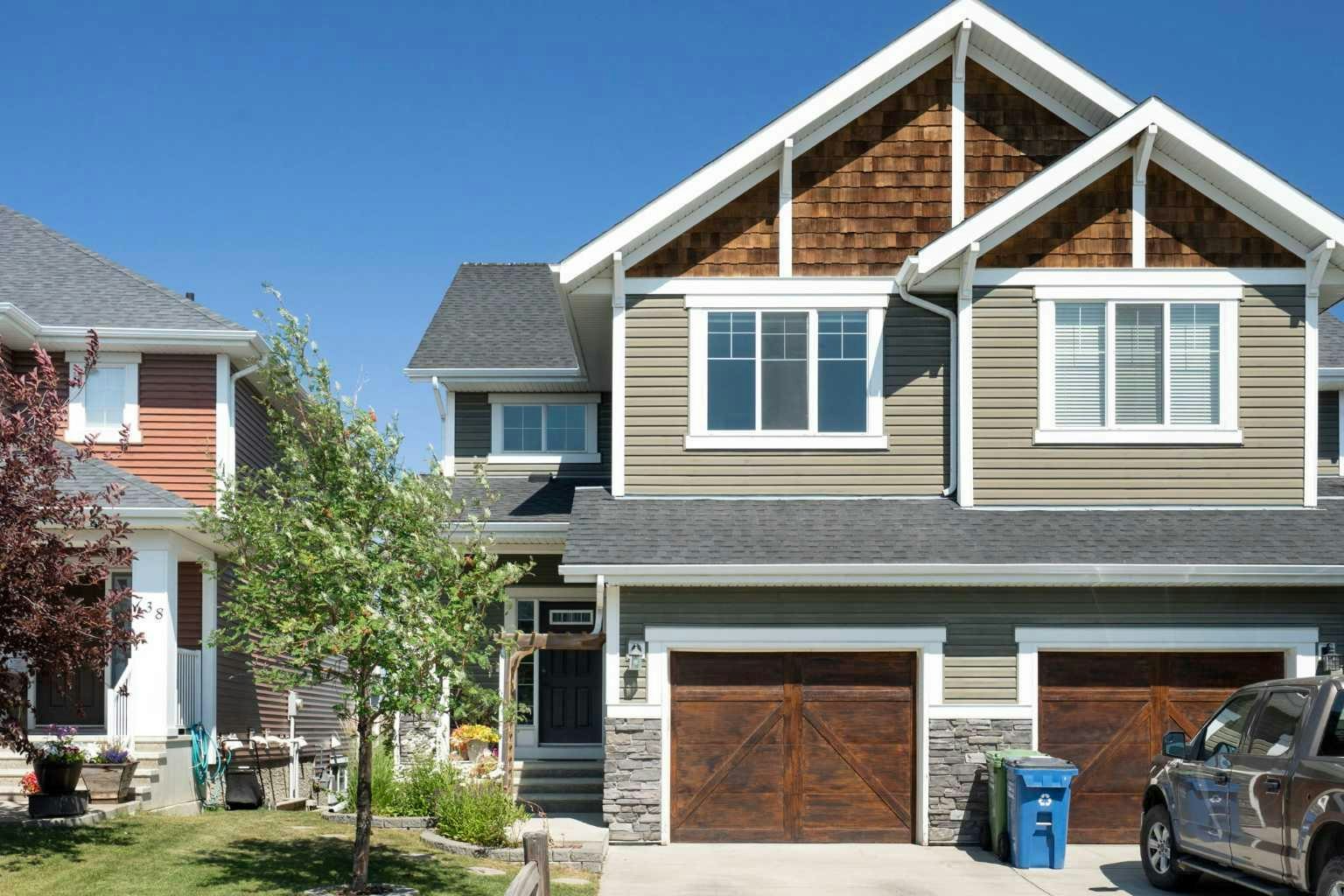 734 River Heights Crescent, Cochrane, AB, T4C 0J4