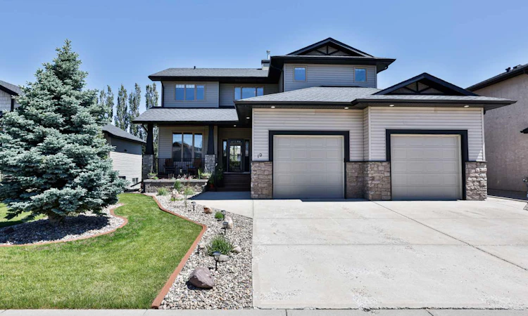 19 Canyoncrest Court W