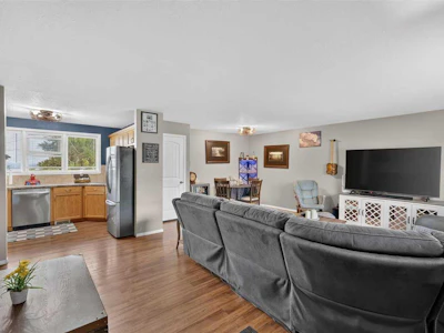 201 1 Avenue - 4