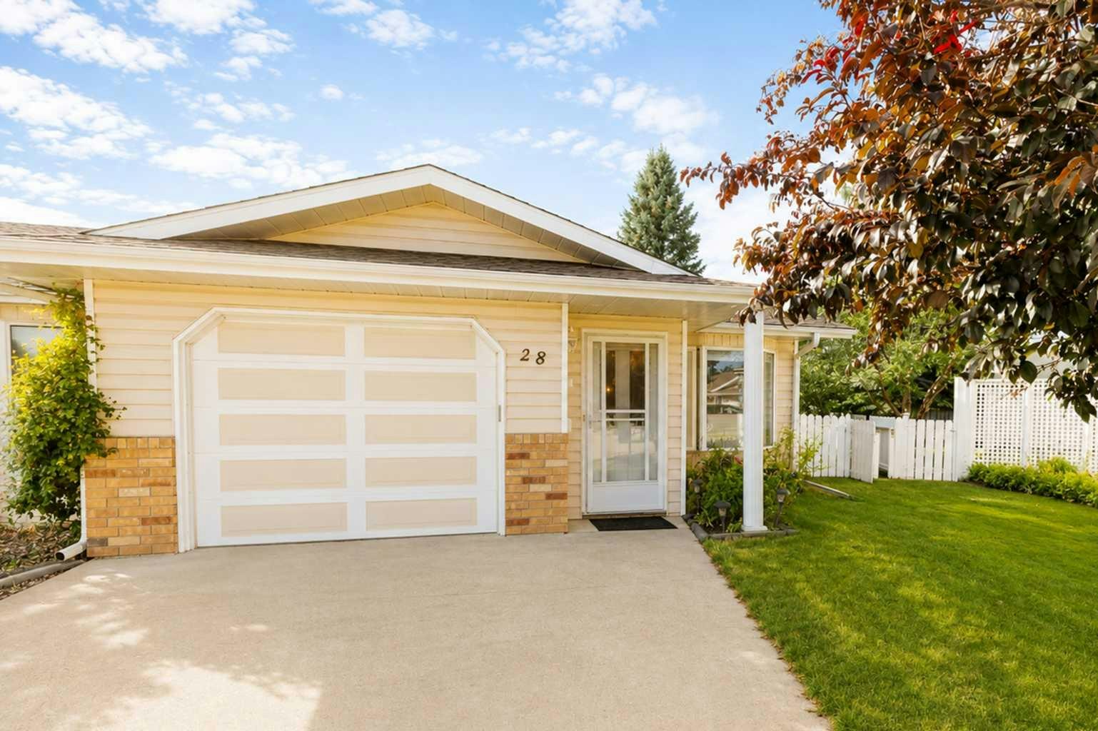 28 Dale Close, Red Deer, AB, T4R 2L4