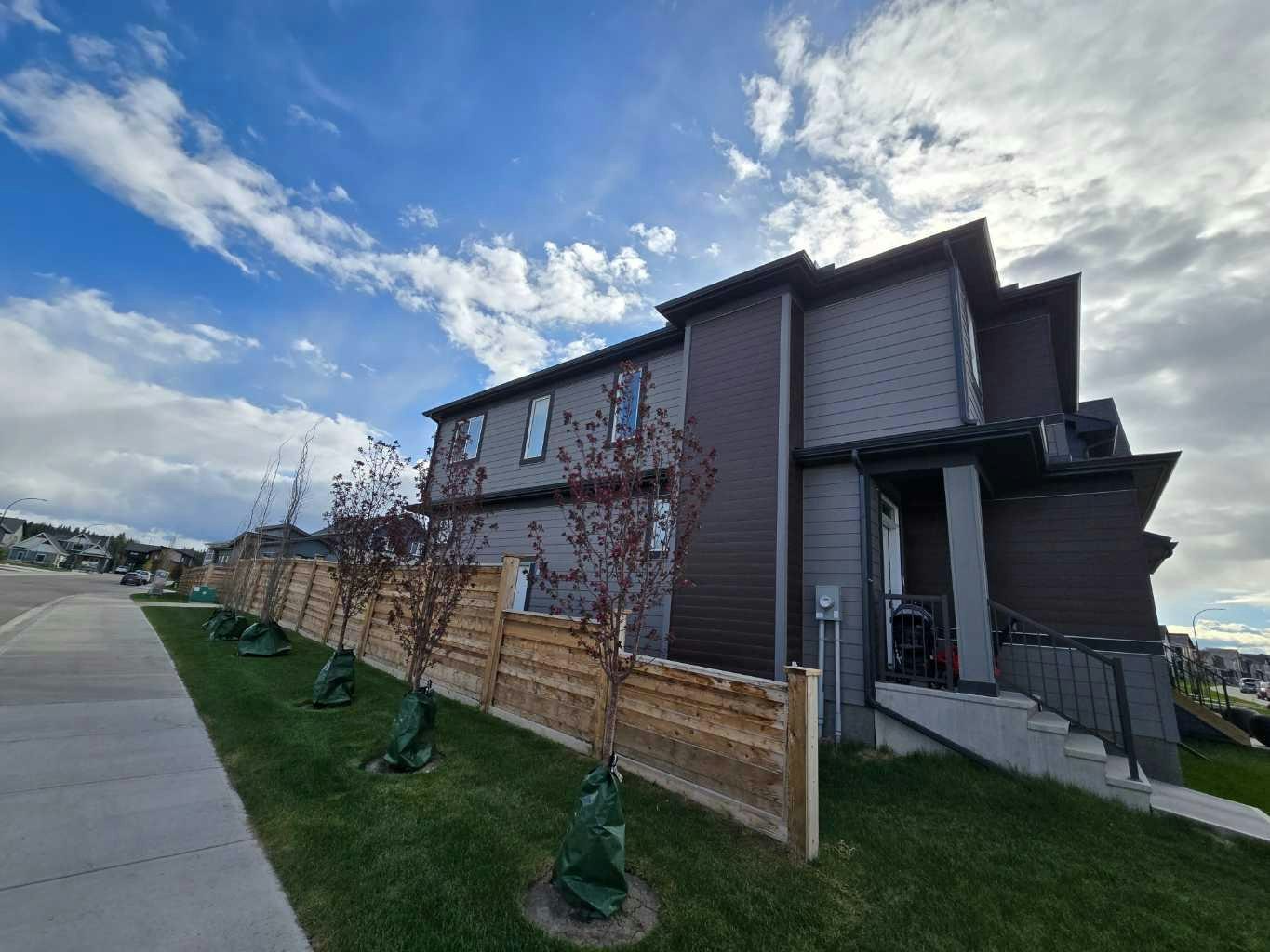 431 Rowmont Boulevard NW, Calgary, AB, T3L 0L3