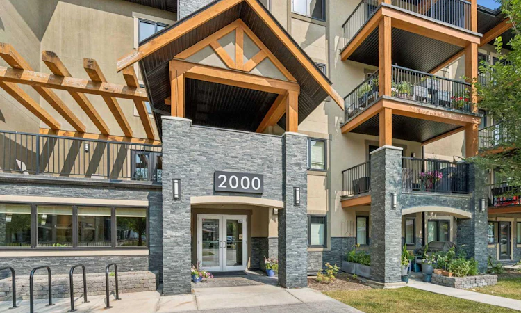 2203-402 Kincora Glen Road NW