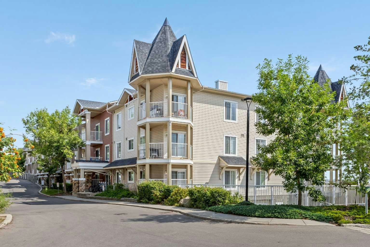 9216-70 Panamount Drive NW, Calgary, AB, T3K 6G8
