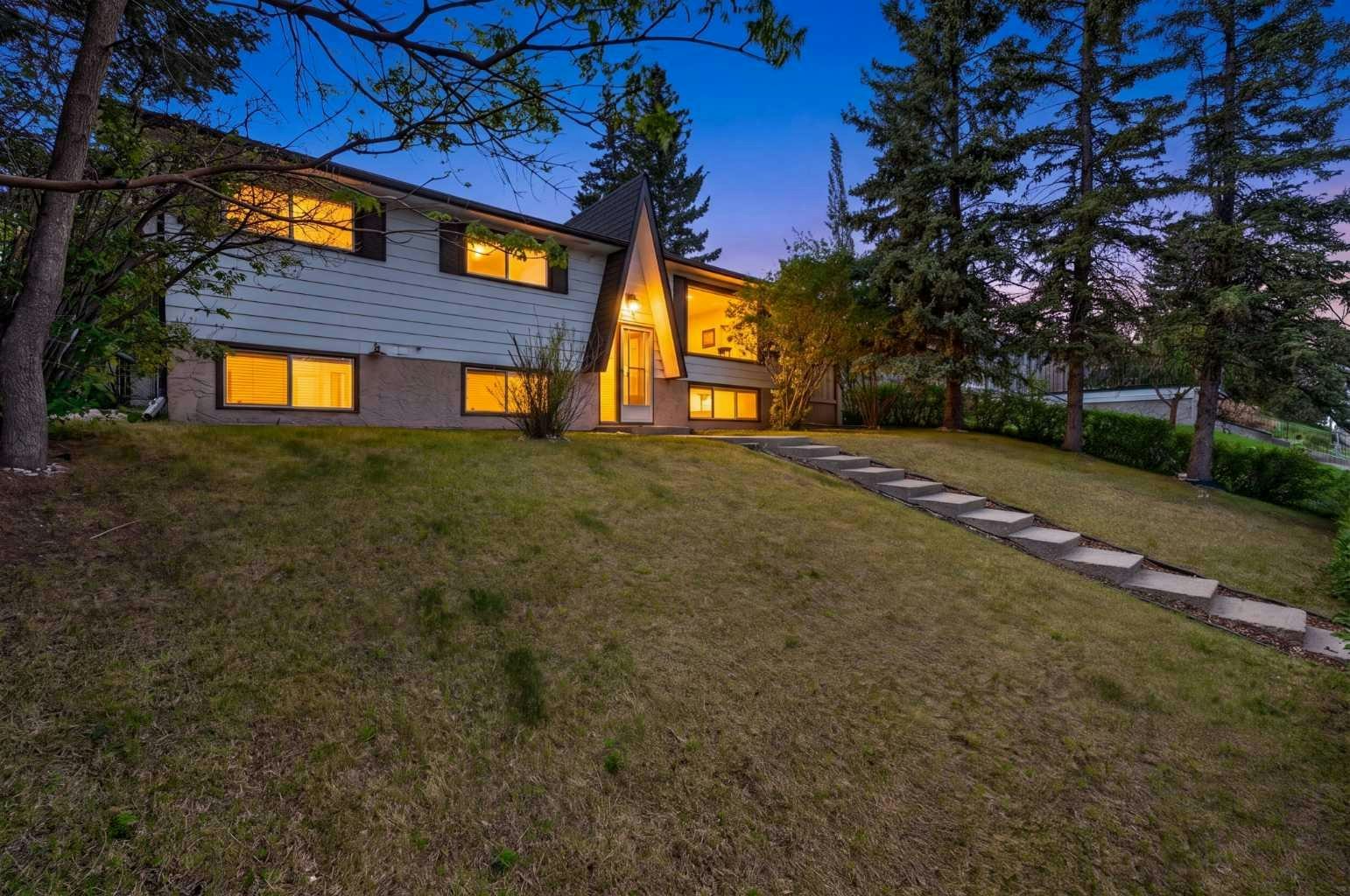 7539 Hunterview Drive NW, Calgary, AB, T2K 4P7