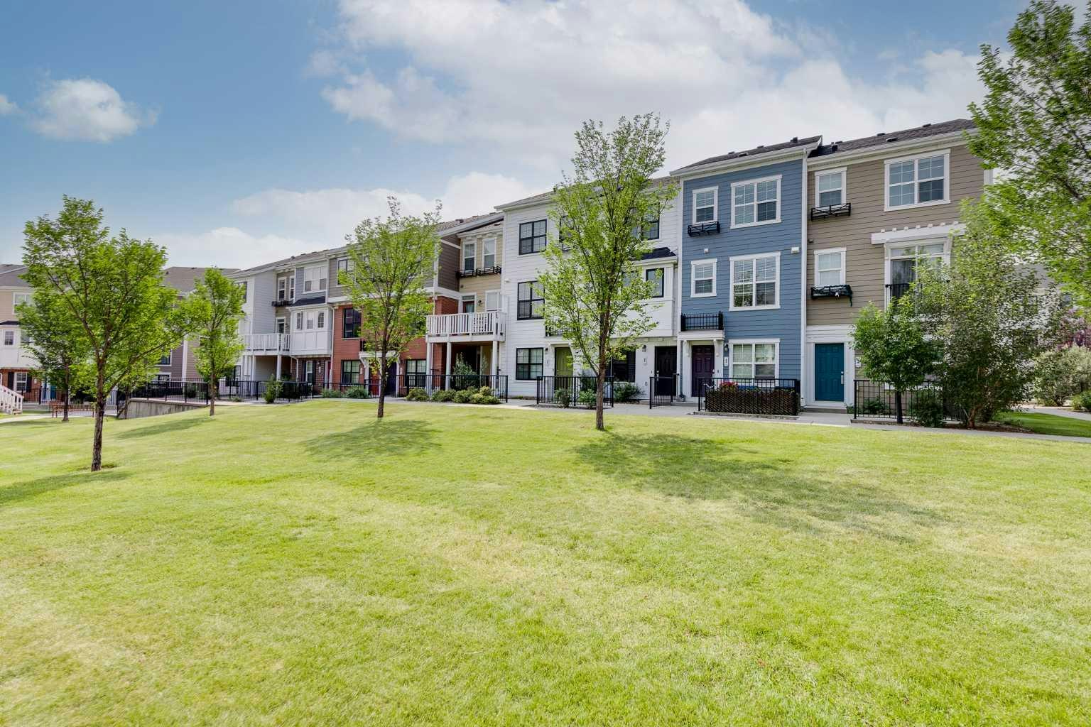 42 Sherwood Row NW, Calgary, AB, T3R 0X1