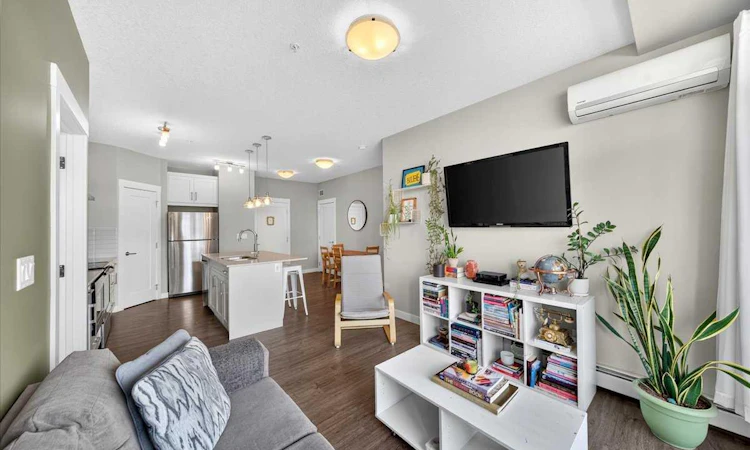 310-10 Walgrove Walk SE