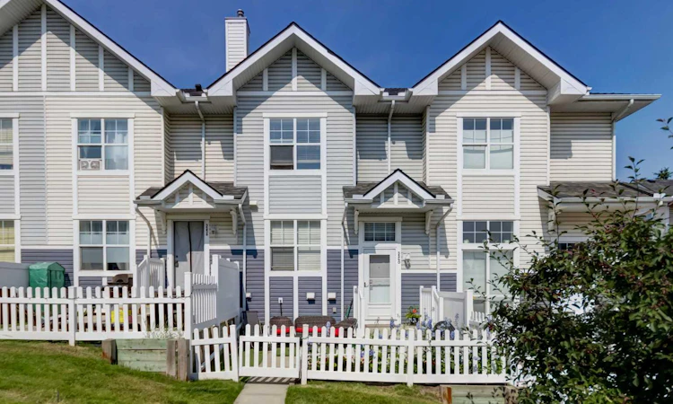 3240 New Brighton Gardens SE