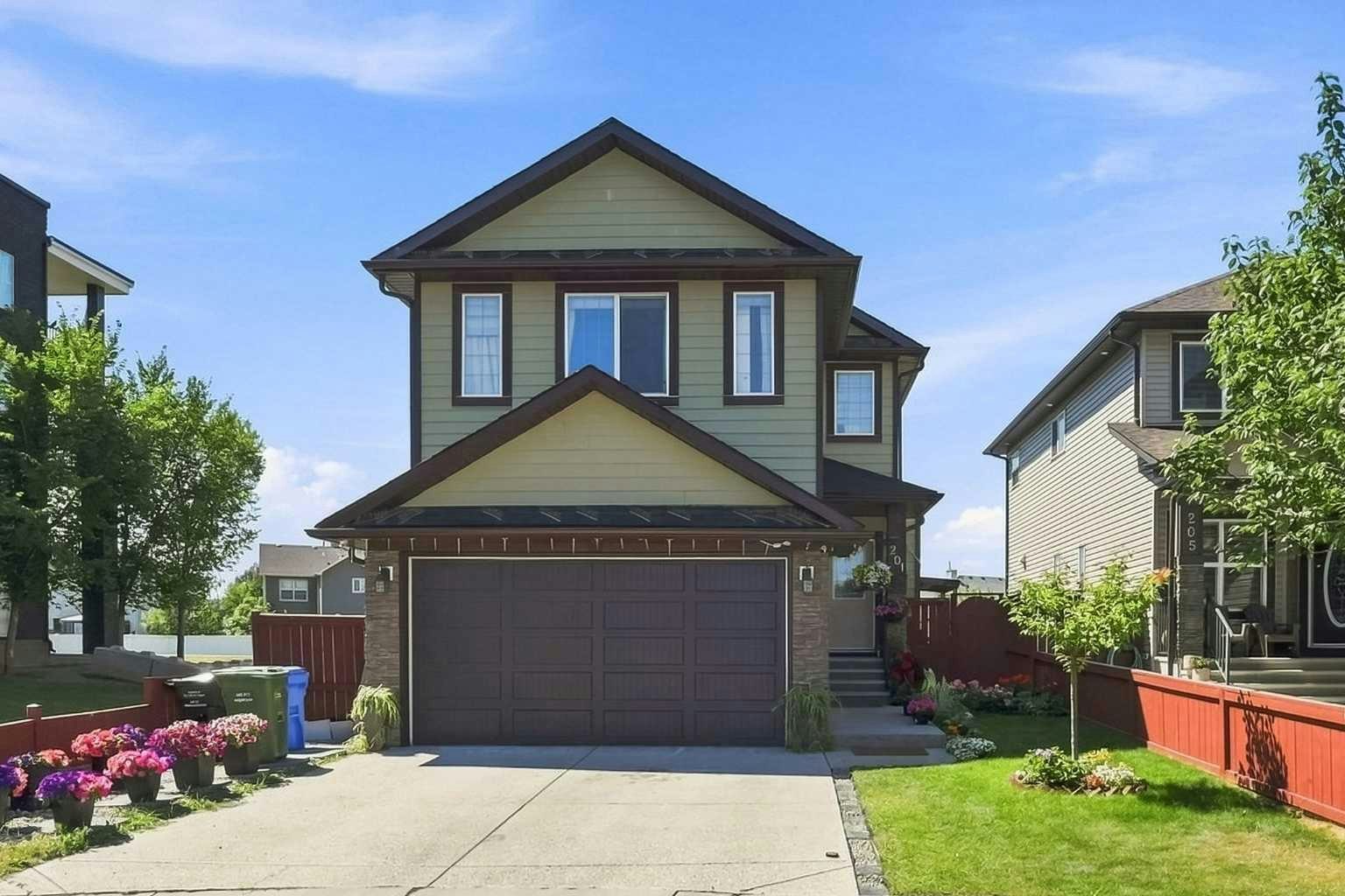 201 Saddlelake Drive NE, Calgary, AB, T3J 0P2