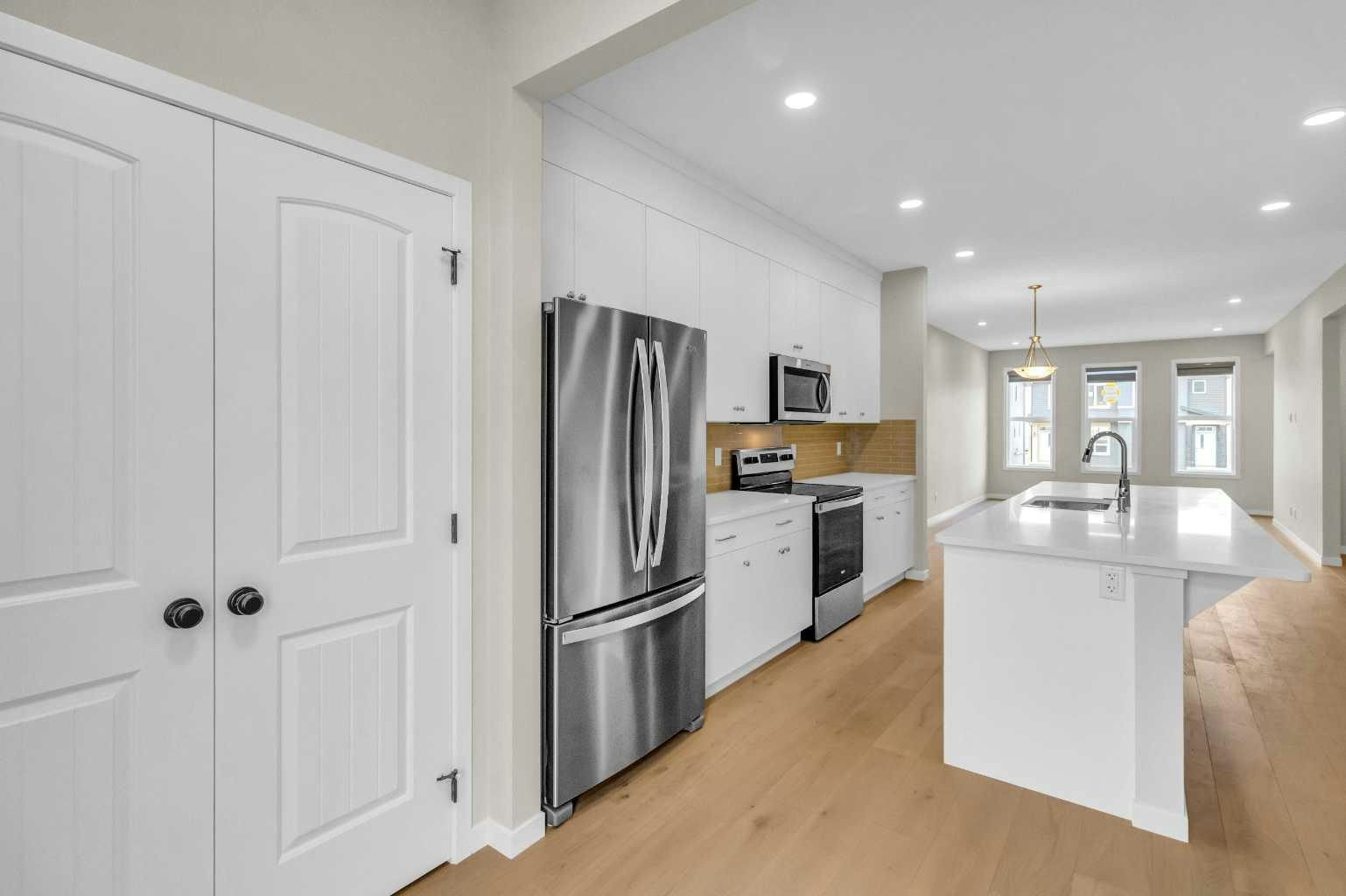 249 Aquila Drive NW, Calgary, AB, T3R 1Y6