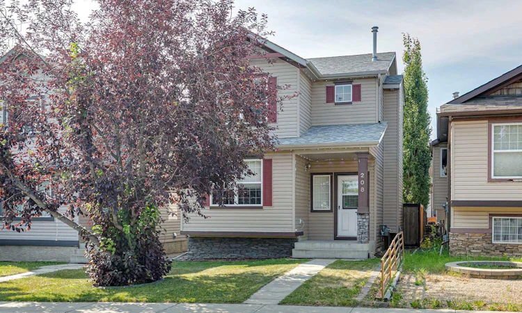 208 Everridge Way SW
