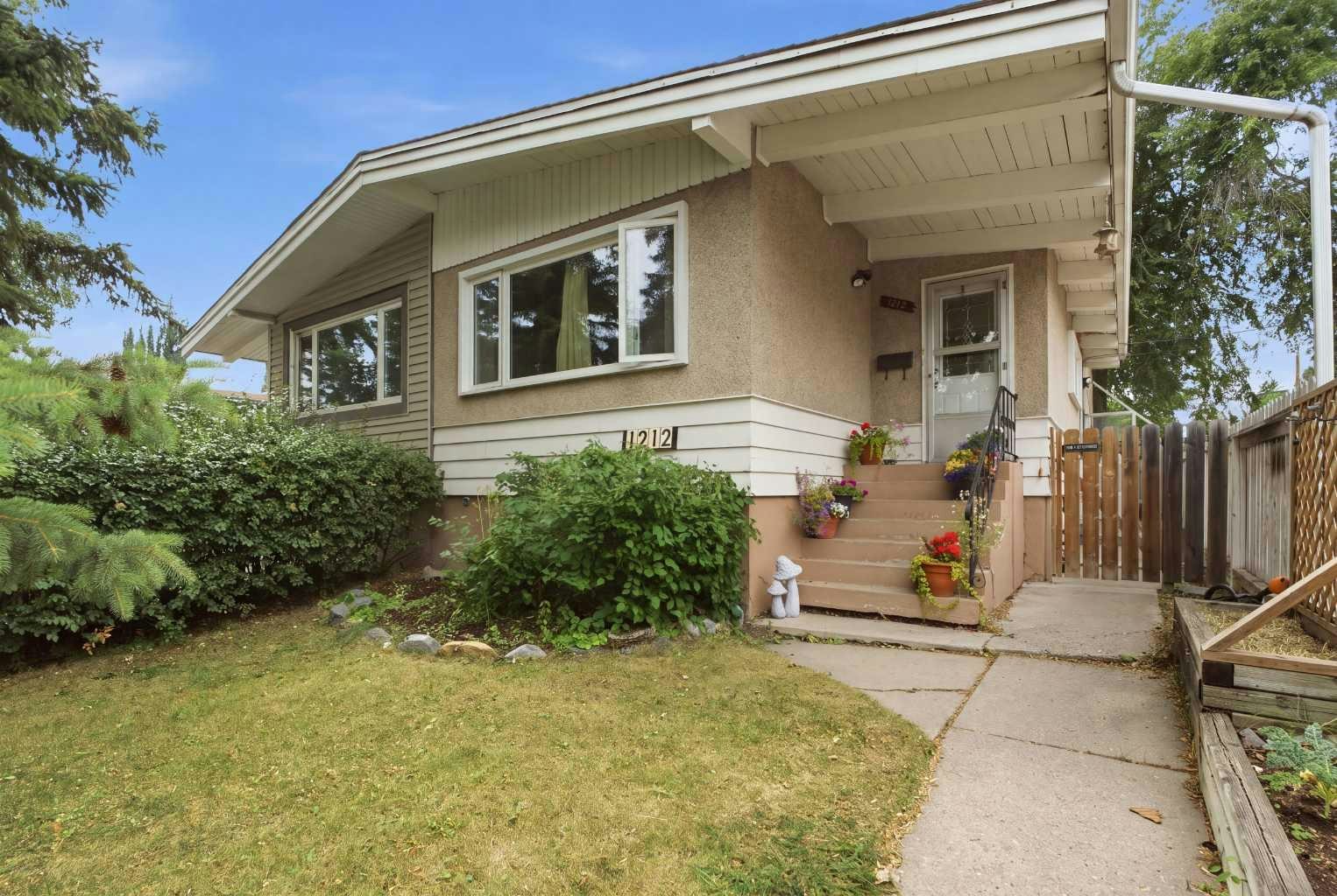1212 Rosehill Drive NW, Calgary, AB, T2K 1M1