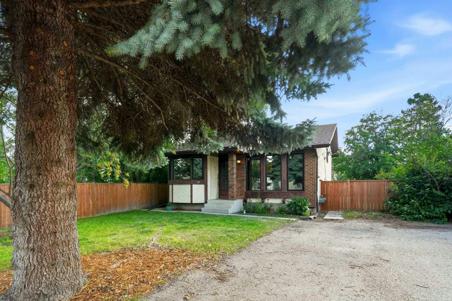 13 Spruce Drive, Lacombe, AB, T4L 1V2