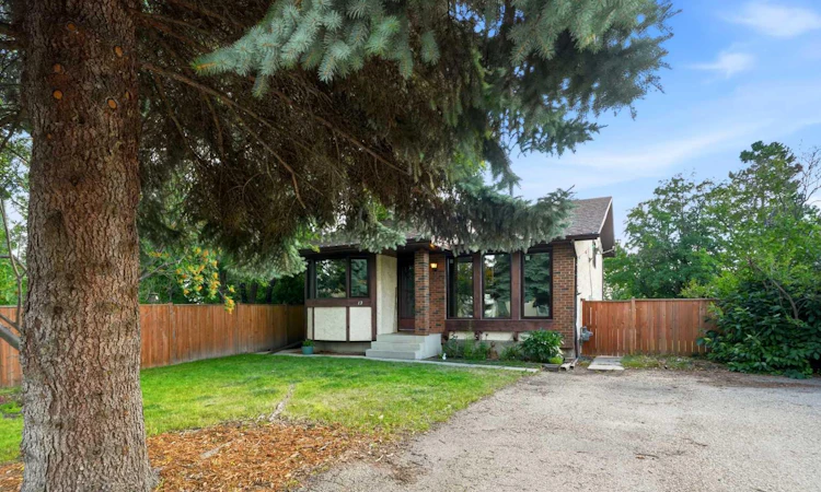 13 Spruce Drive
