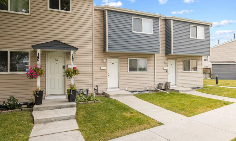 69-5425 Pensacola Crescent SE