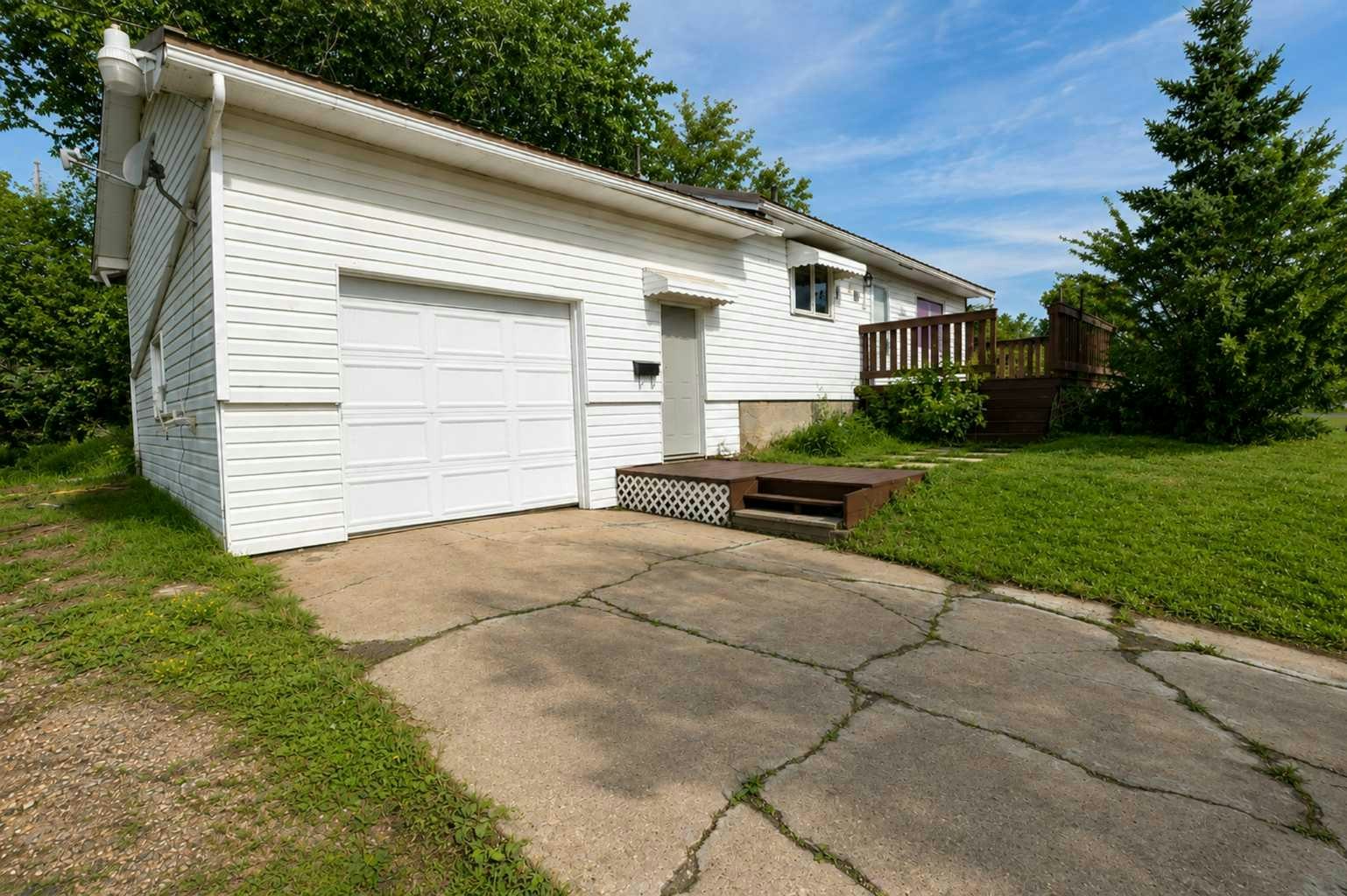 9301 108 Avenue, Grande Prairie, AB, T8V 1M6