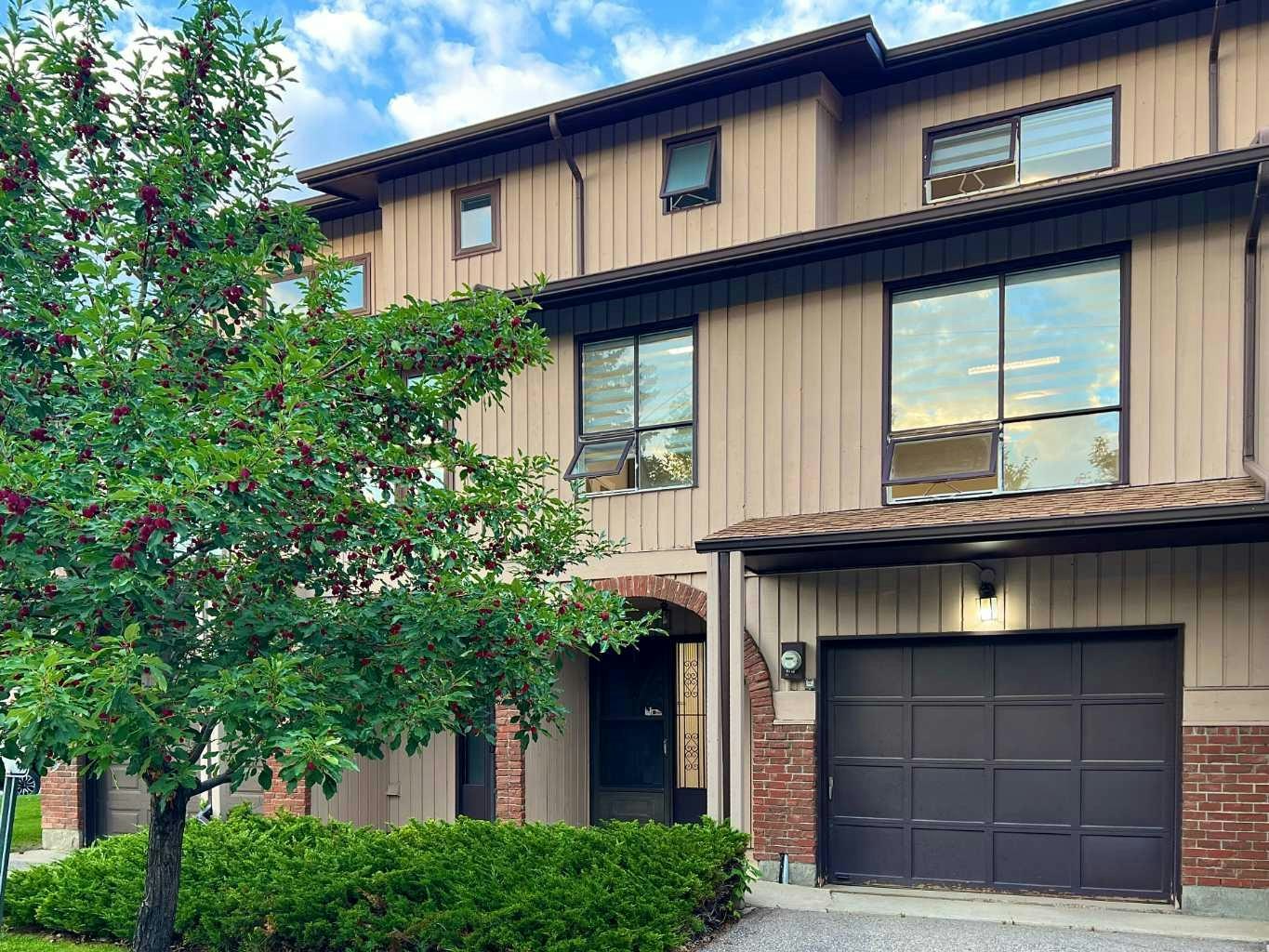 58 Canterbury Gardens SW, Calgary, AB, T2W 2S9