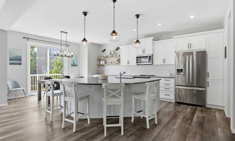 25 Yorkville Green SW
