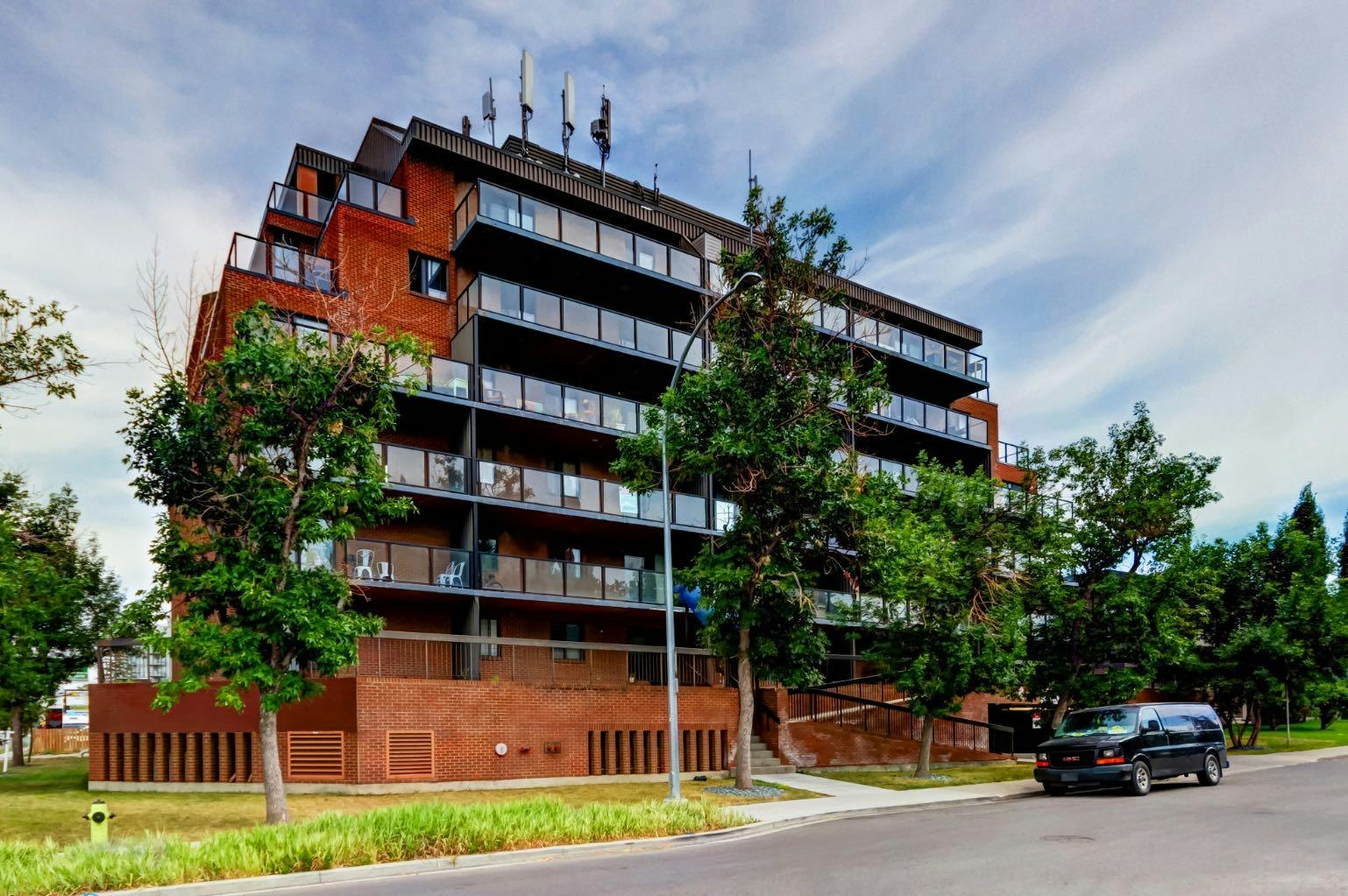 502-1900 25a Street SW, Calgary, AB, T3E 1Y5