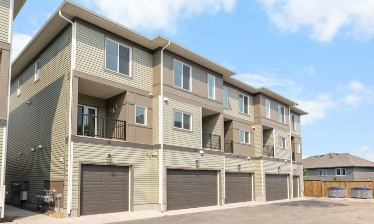 301-67 Panatella Square NW