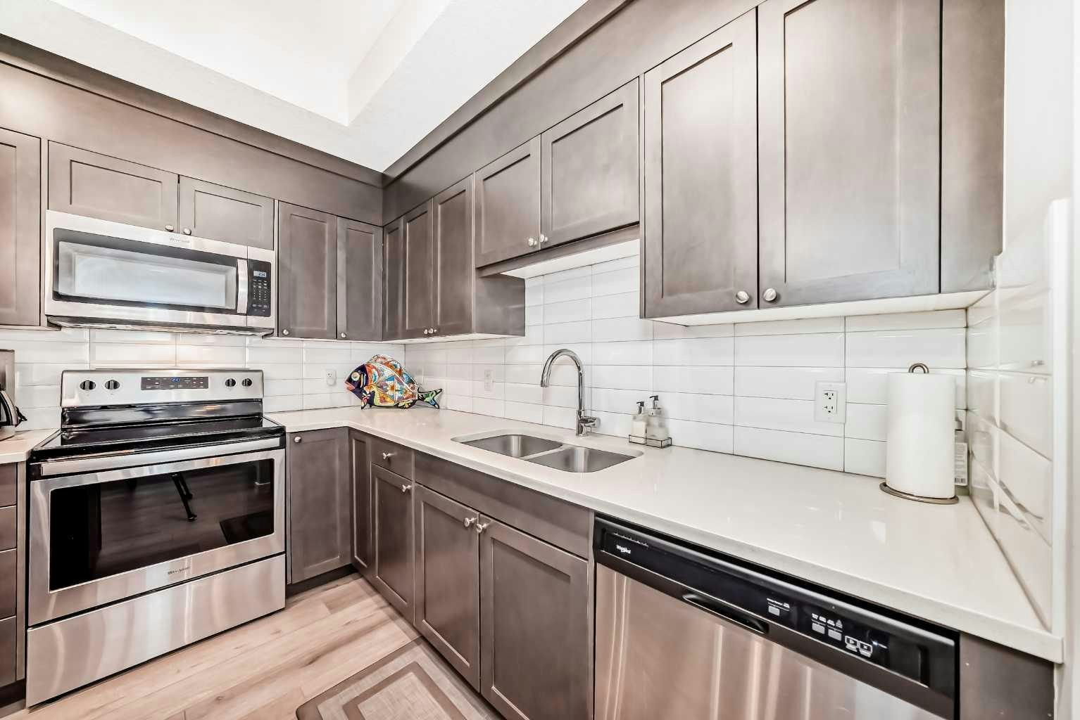 402-30 Shawnee Common SW, Calgary, AB, T2Y 0R1