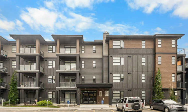 2104-55 Lucas Way NW