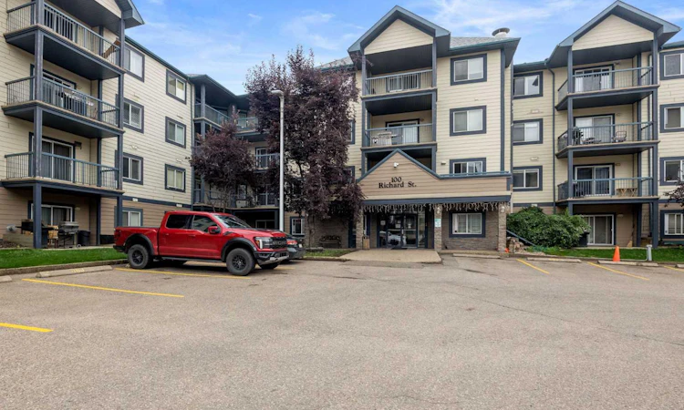 219-100 Richard Street