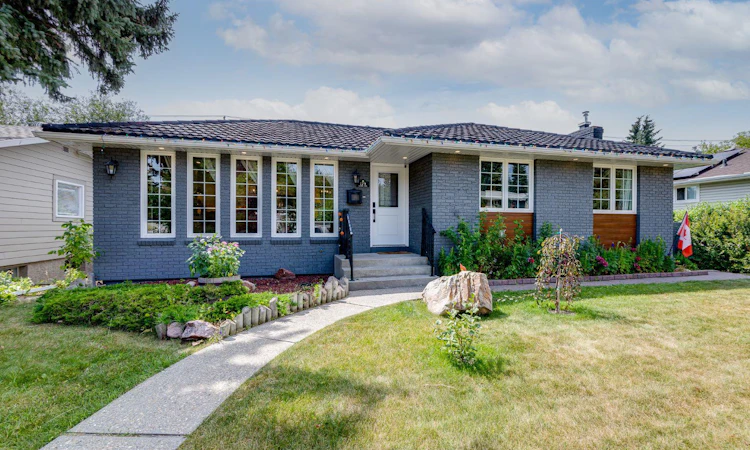 179 Capri Avenue NW