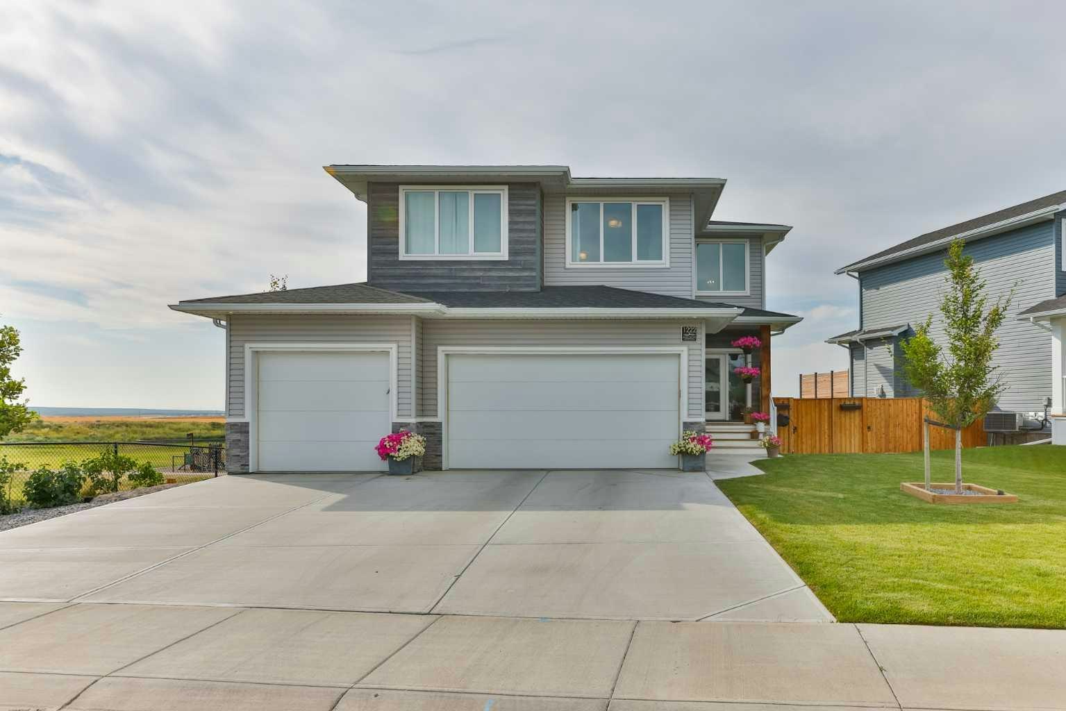 1222 Pacific Circle W, Lethbridge, AB, T1J 5V4