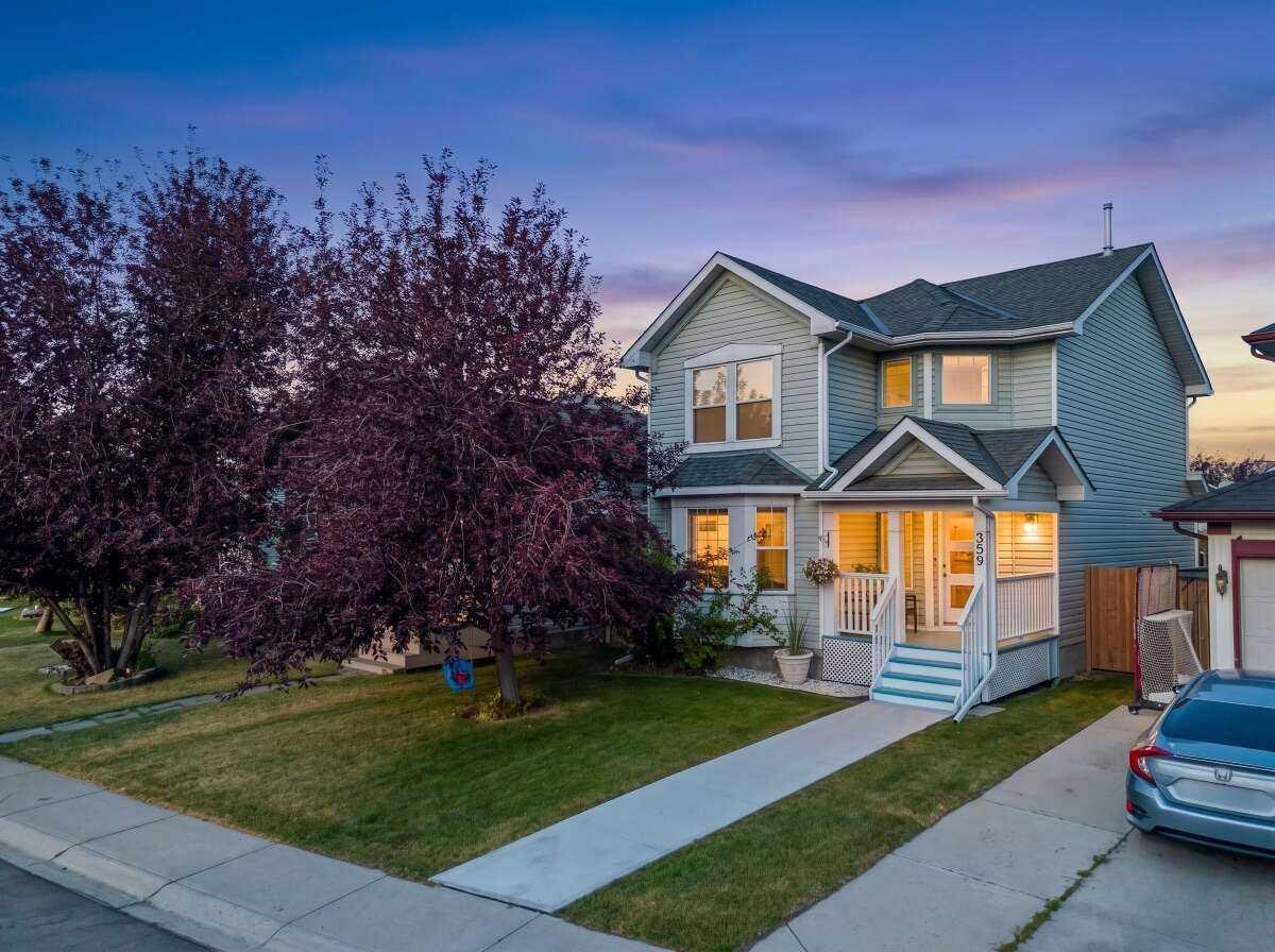 359 Mt Apex Green SE, Calgary, AB, T2Z 3B8