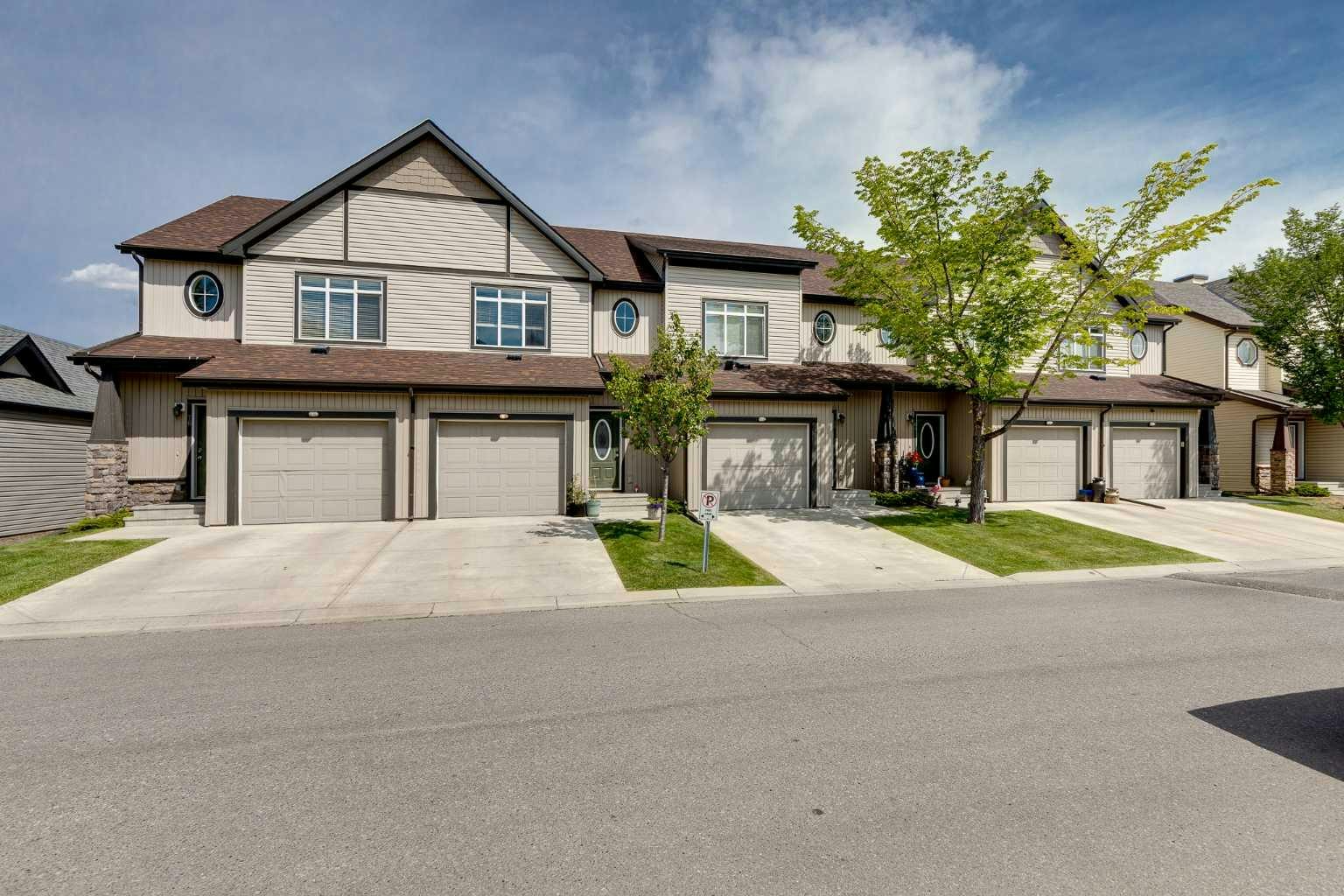 72 Copperpond Landing SE, Calgary, AB, T2Z 1G6