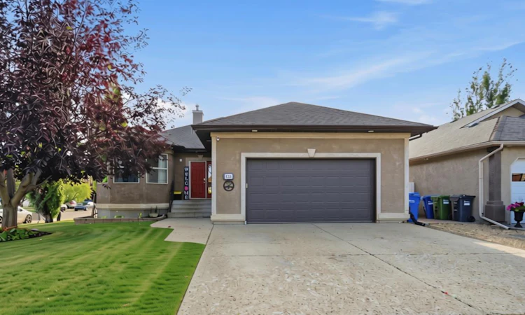 125 Ainsworth Crescent