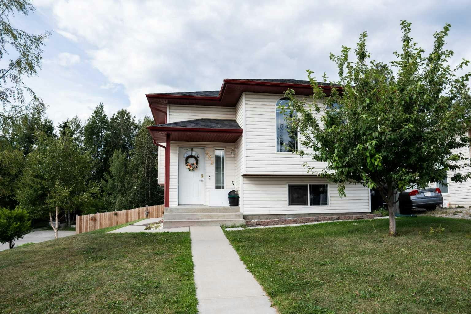 382 Skogg Avenue, Hinton Hill, AB, T7V 1A8