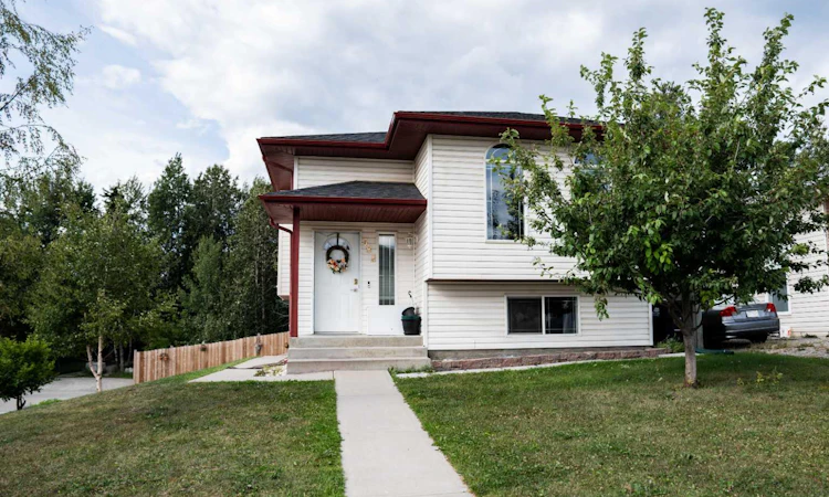 382 Skogg Avenue