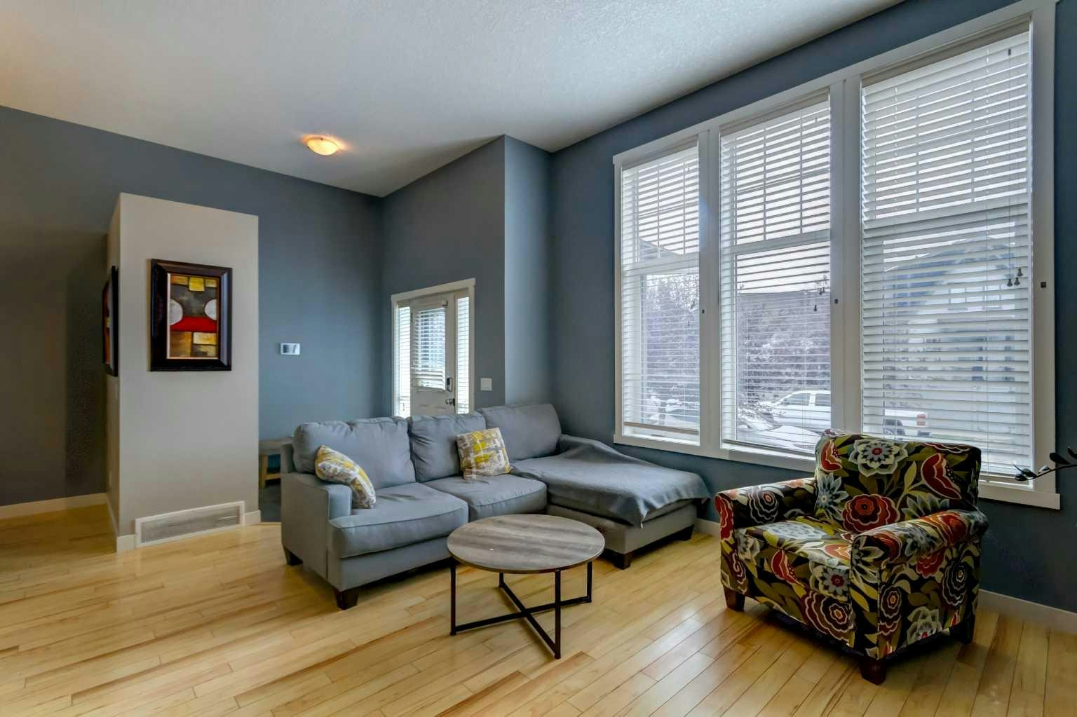 6 Elgin Meadows Road SE, Calgary, AB, T2Z 0S1