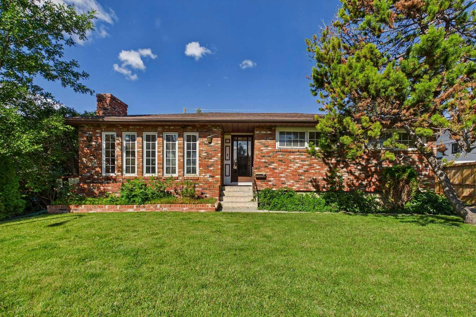 5 Chisholm Crescent NW, Calgary, AB, T2L 0Y9