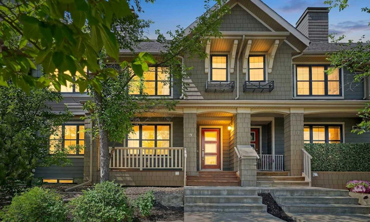 19 Marine Drive SE