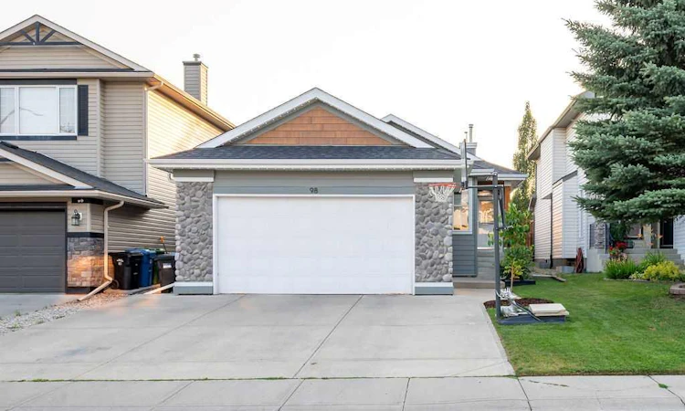 98 Chapala Grove SE