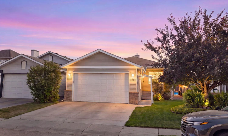 76 Douglas Ridge Close SE