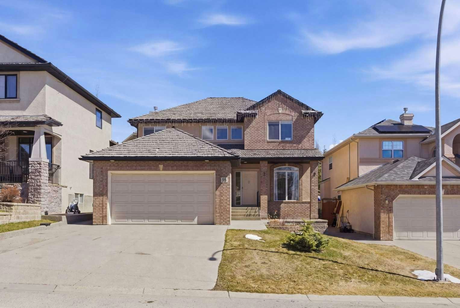 18 Royal Crest Way NW, Calgary, AB, T3G 4M8