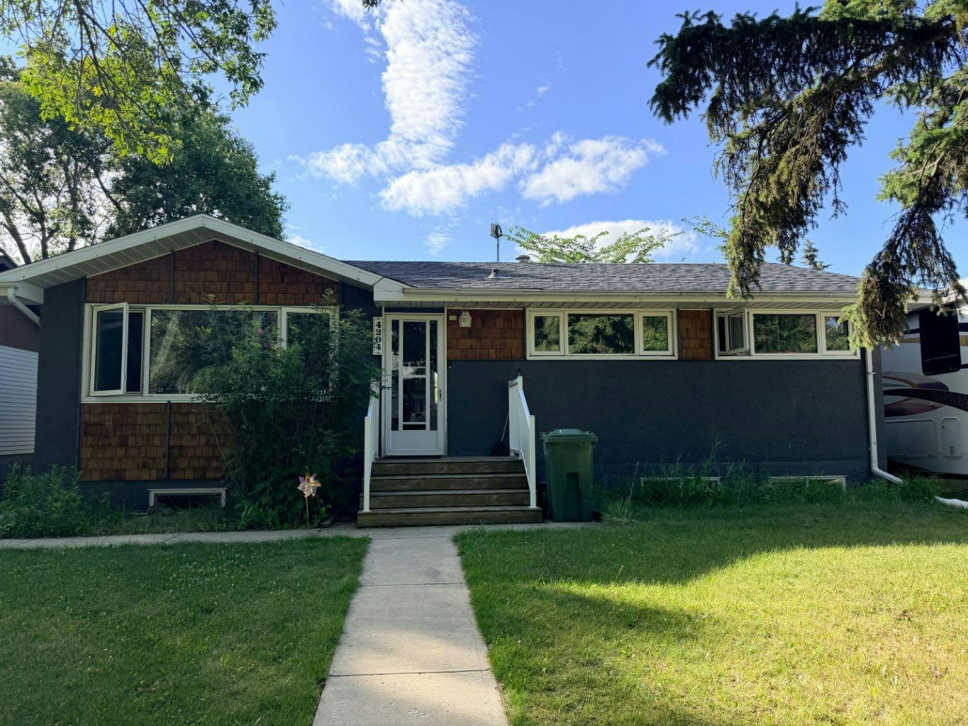 4204 45 Street, Ponoka, AB, T4J 1P7