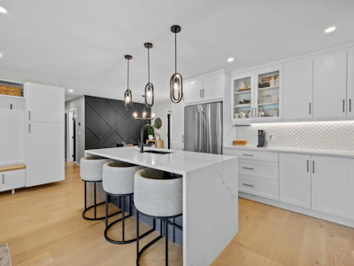 67 Hollyburn Road SW - 5