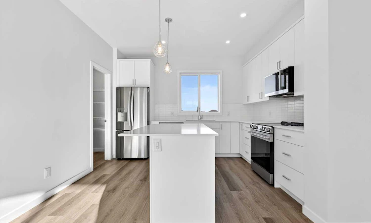 12 Hotchkiss Parade SE