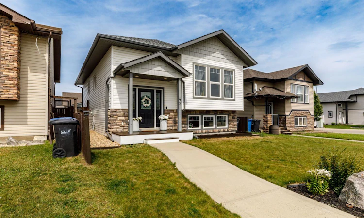 42 Hawthorne Way