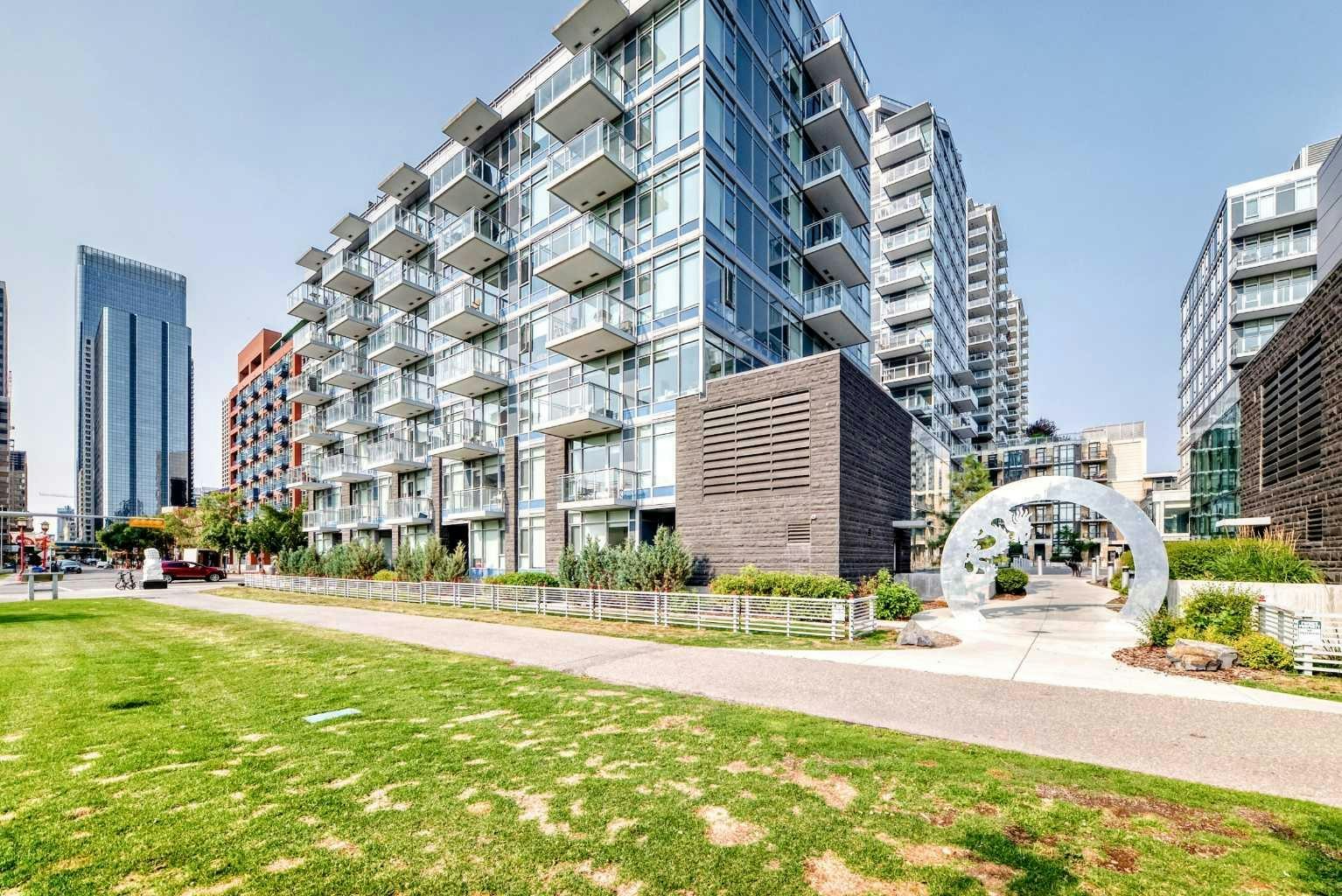 803-118 Waterfront Court SW, Calgary, AB, T2P 1K8