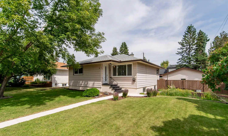 84 Waterloo Drive SW