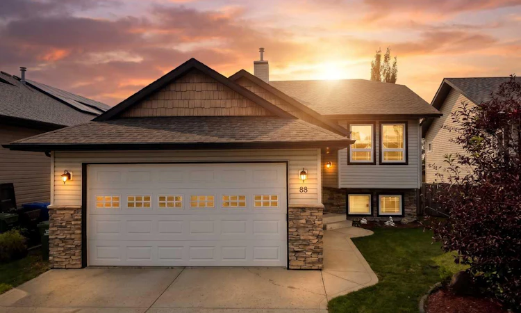 88 Valentine Crescent