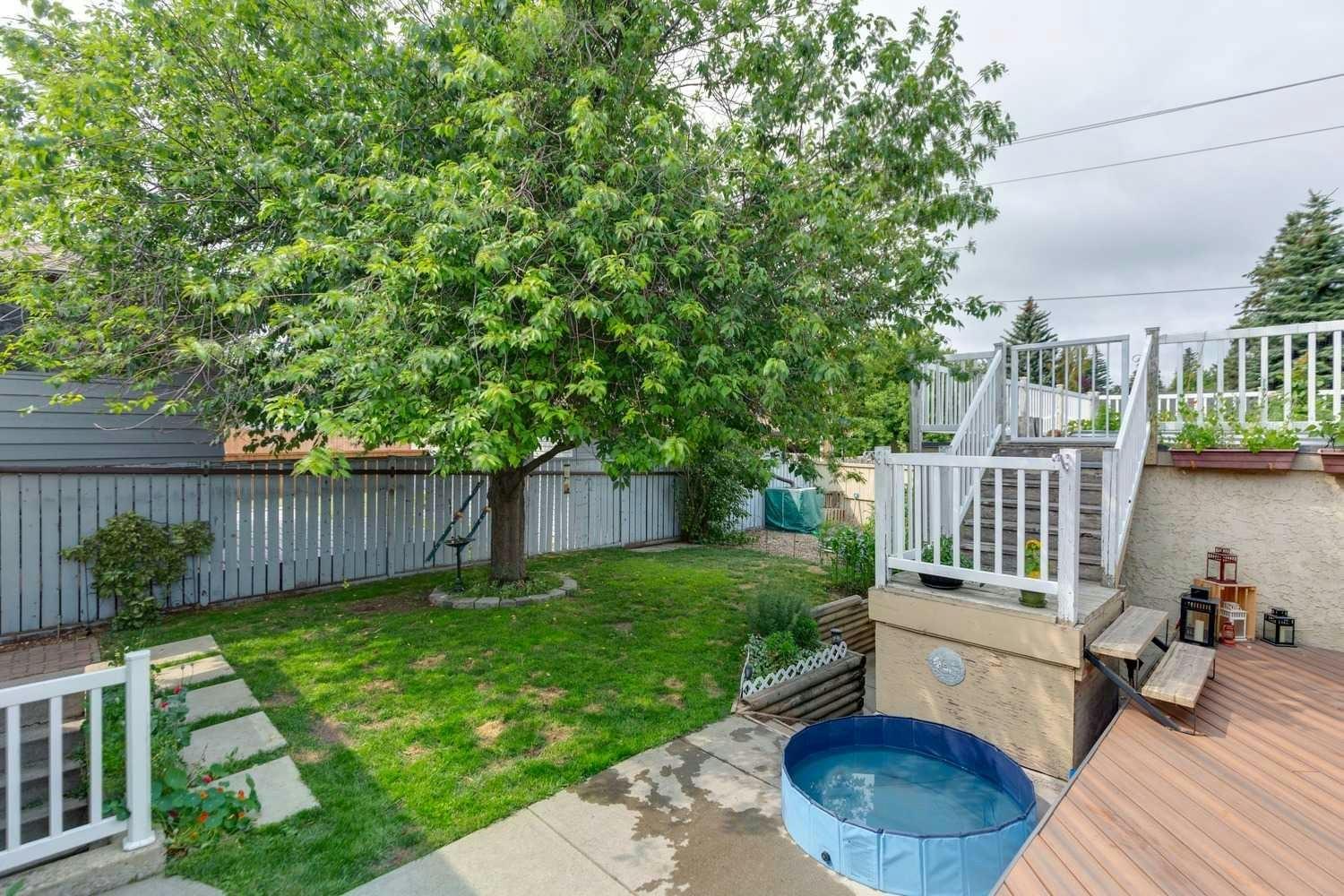 107 Bermuda Drive NW, Calgary, AB, T3K 1H6