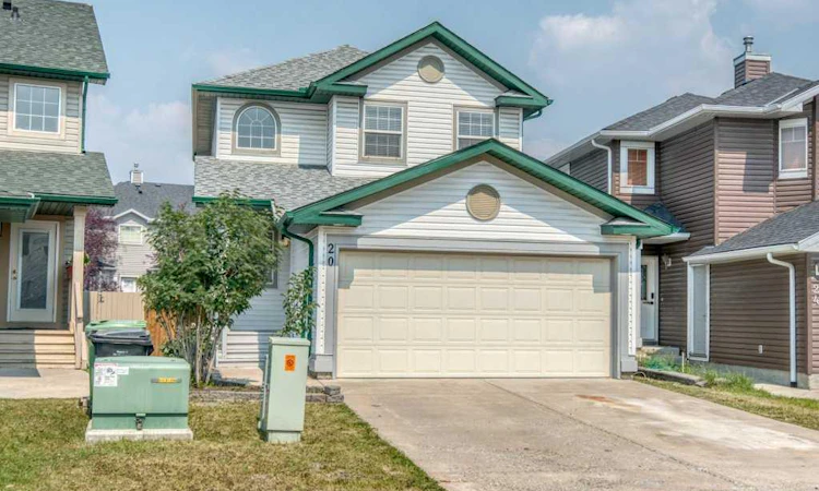 20 Taracove Crescent NE